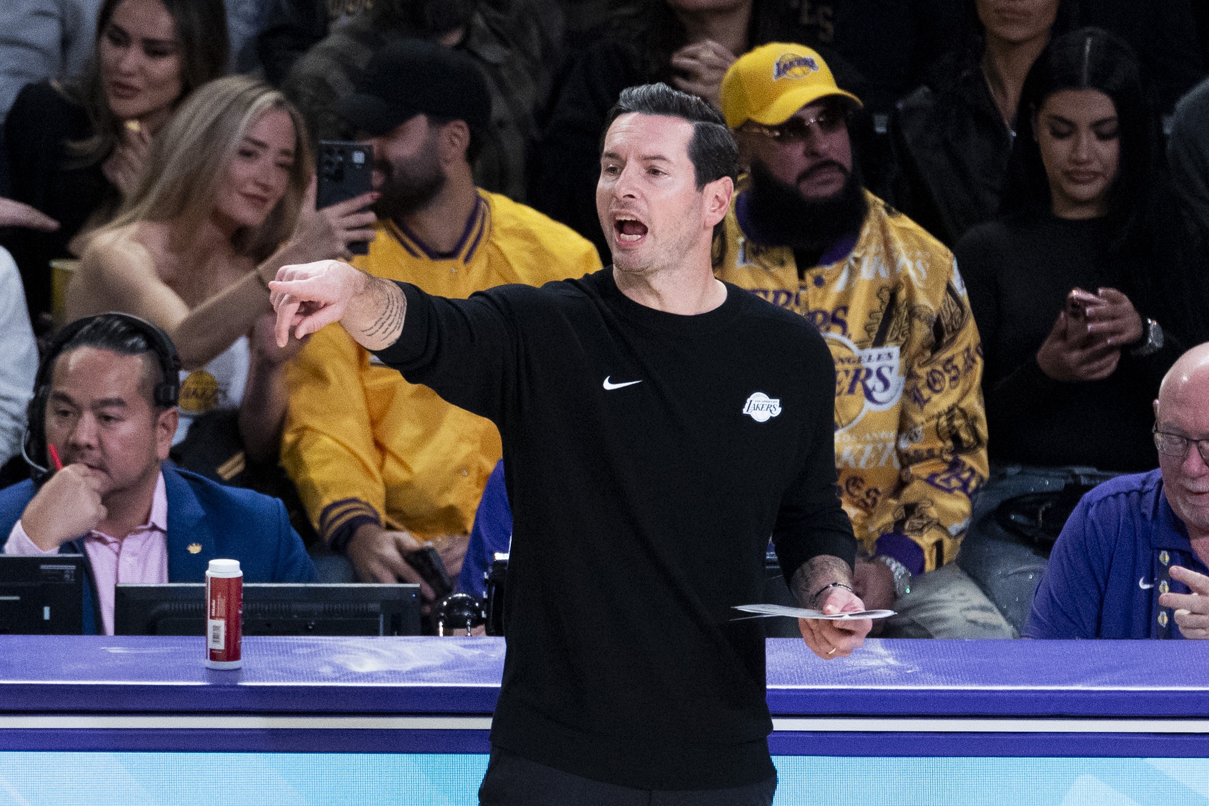 金年会平台-雷迪克：我们的防守有些迟疑 因惧怕被突破防守站位离对手太远