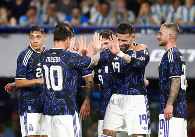 金年会体育-5-0！阿根廷5连胜：梅西破门 主动让点球 38岁老将洒泪告别|莱昂内尔·梅西|尼古拉斯·奥塔门迪|赞比亚|阿尔瓦雷斯|阿尔马达_新浪体育_新浪新闻